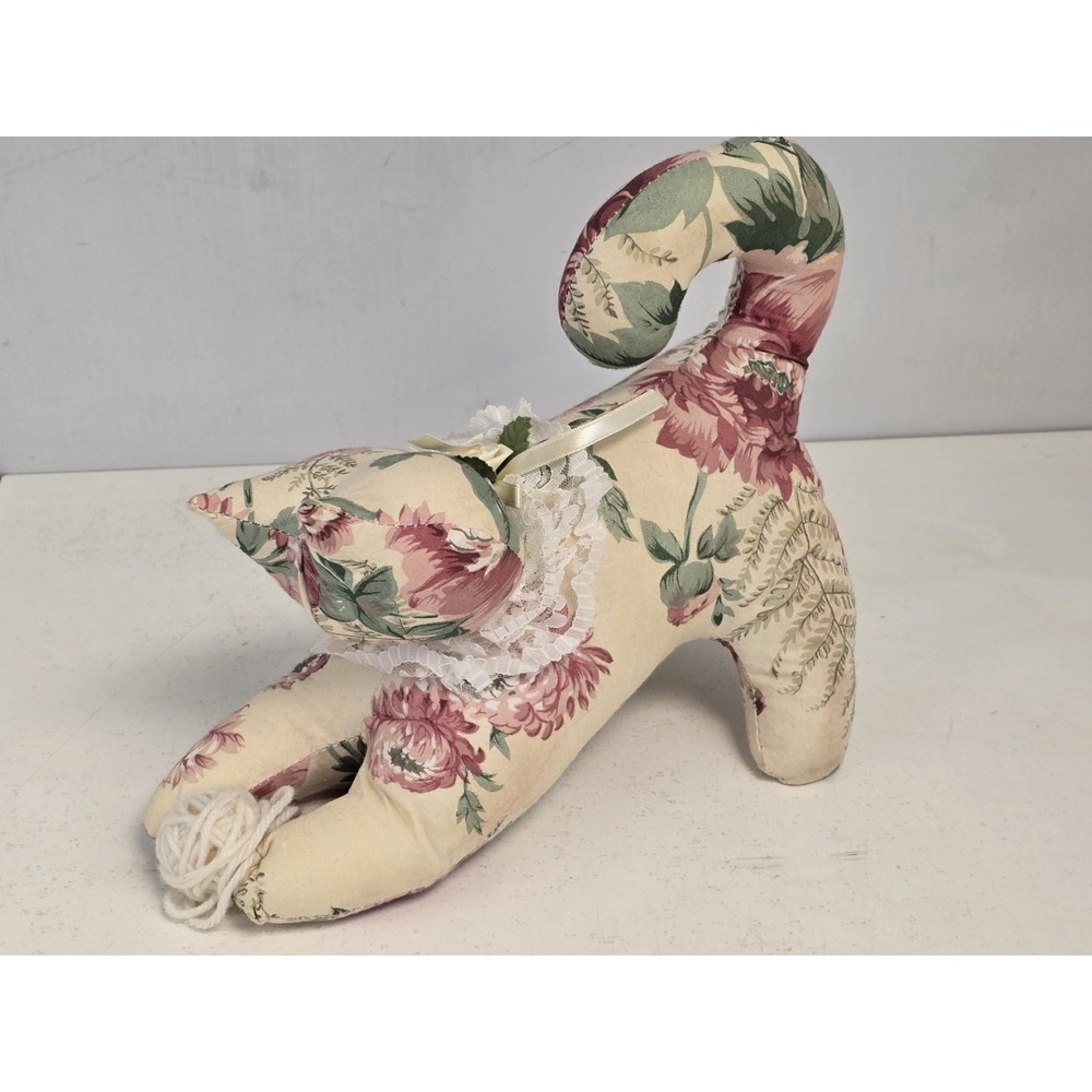 Vintage‎ Fabric Cat Playing With Ball Yarn Stuffed Plush Pink Floral Lace Collar